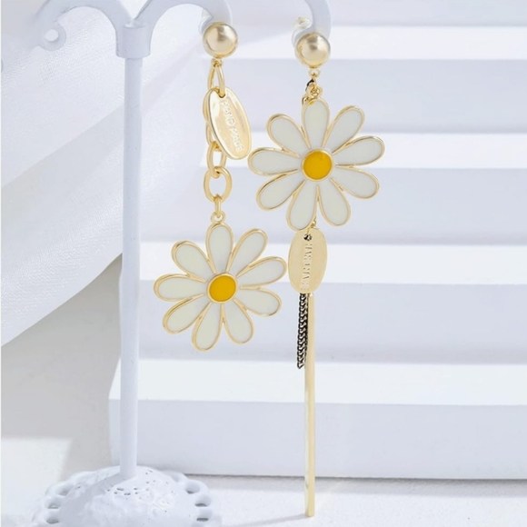 Gold-plated white and yellow Daisy earrings with silver post BOGO - Picture 8 of 13